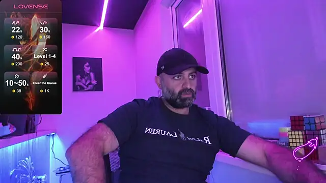 Snapshot of MAGABEAR077 chatting on 09.20.25 MAGABEAR077 online show from 09.20.25