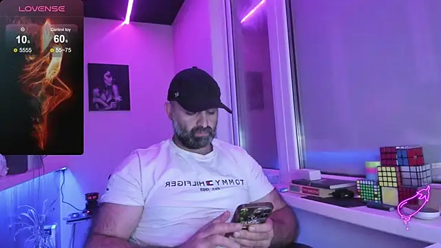 Snapshot of MAGABEAR077 chatting on 09.22.25 MAGABEAR077 online show from 09.22.25