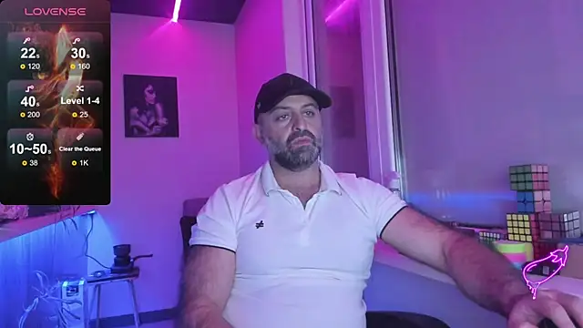 Snapshot of MAGABEAR077 chatting on 09.24.25 MAGABEAR077 online show from 09.24.25