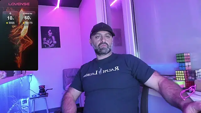 Snapshot of MAGABEAR077 chatting on 09.26.25 MAGABEAR077 online show from 09.26.25