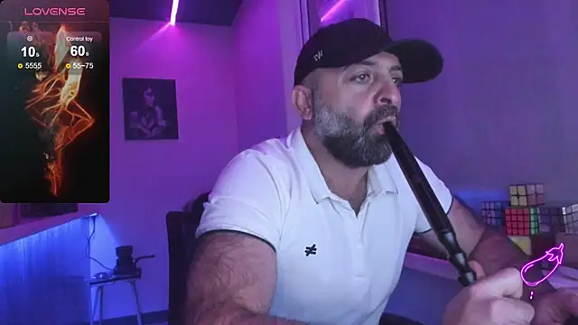 Snapshot of MAGABEAR077 chatting on 09.28.25 MAGABEAR077 online show from 09.28.25