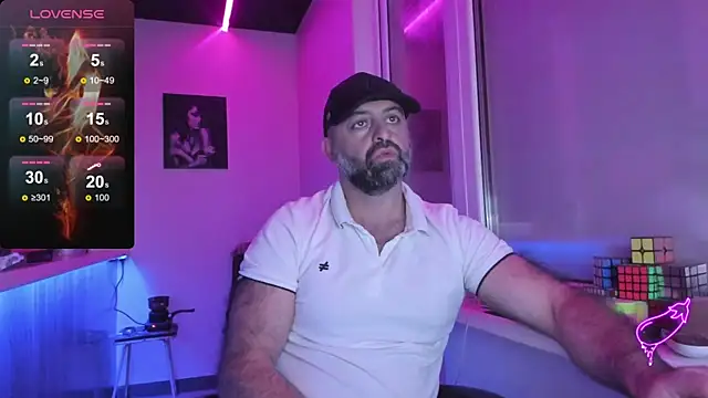 Snapshot of MAGABEAR077 chatting on 10.05.25 MAGABEAR077 online show from 10.05.25