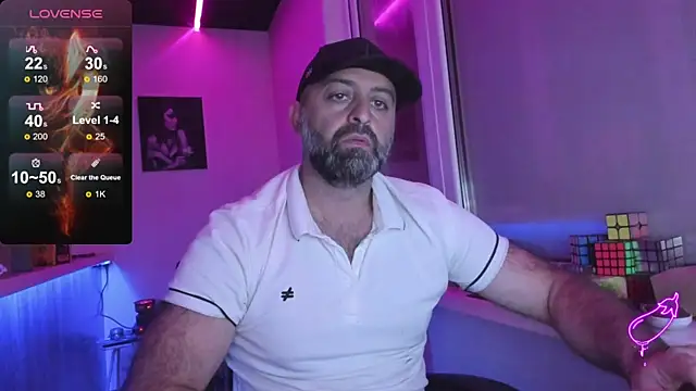 Snapshot of MAGABEAR077 chatting on 10.06.25 MAGABEAR077 online show from 10.06.25