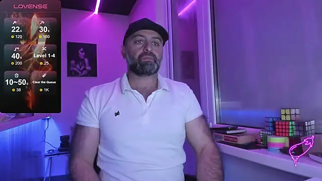 Snapshot of MAGABEAR077 chatting on 10.08.25 MAGABEAR077 online show from 10.08.25