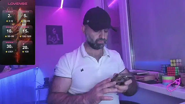 Snapshot of MAGABEAR077 chatting on 10.08.25 MAGABEAR077 online show from 10.08.25