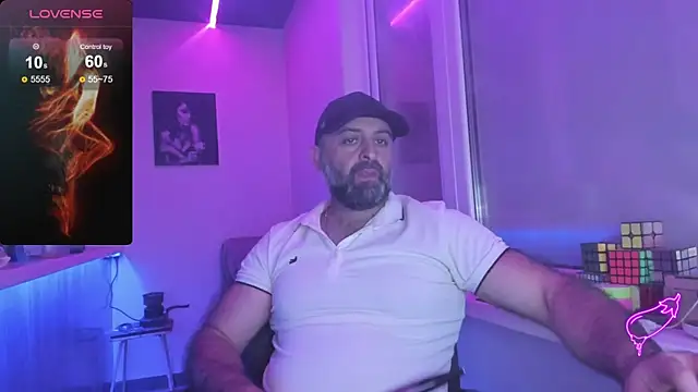 Snapshot of MAGABEAR077 chatting on 10.09.25 MAGABEAR077 online show from 10.09.25