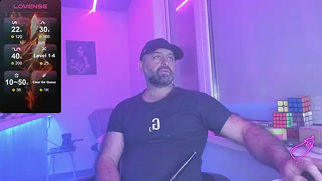 Snapshot of MAGABEAR077 chatting on 10.13.25 MAGABEAR077 online show from 10.13.25