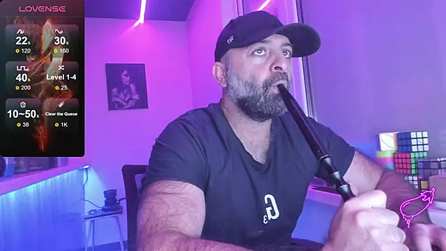 Snapshot of MAGABEAR077 chatting on 10.15.25 MAGABEAR077 online show from 10.15.25