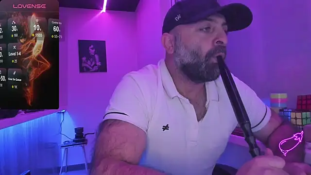 Snapshot of MAGABEAR077 chatting on 10.17.25 MAGABEAR077 online show from 10.17.25