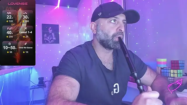 Snapshot of MAGABEAR077 chatting on 10.19.25 MAGABEAR077 online show from 10.19.25