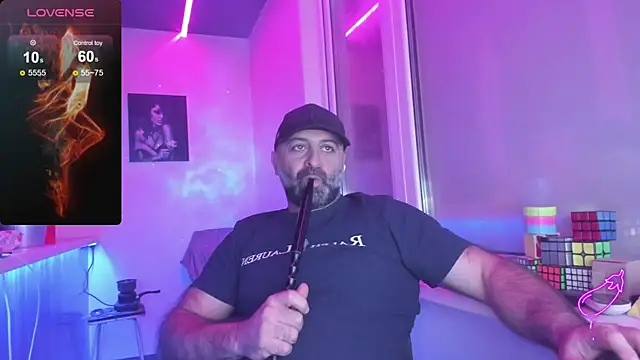 Snapshot of MAGABEAR077 chatting on 10.23.25 MAGABEAR077 online show from 10.23.25