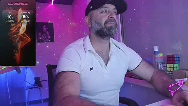 Snapshot of MAGABEAR077 chatting on 10.26.25 MAGABEAR077 online show from 10.26.25