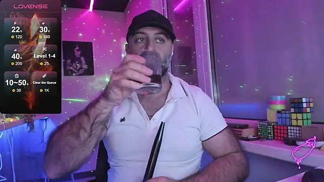 Snapshot of MAGABEAR077 chatting on 10.29.25 MAGABEAR077 online show from 10.29.25