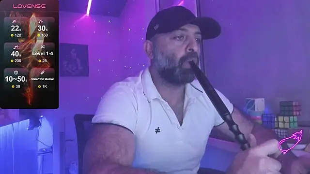 Snapshot of MAGABEAR077 chatting on 11.01.25 MAGABEAR077 online show from 11.01.25