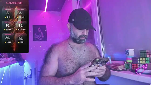 Snapshot of MAGABEAR077 chatting on 11.04.25 MAGABEAR077 online show from 11.04.25