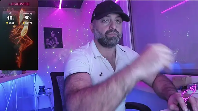 Snapshot of MAGABEAR077 chatting on 11.12.25 MAGABEAR077 online show from 11.12.25