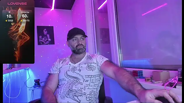 Snapshot of MAGABEAR077 chatting on 11.17.25 MAGABEAR077 online show from 11.17.25