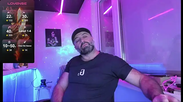 Snapshot of MAGABEAR077 chatting on 11.17.25 MAGABEAR077 online show from 11.17.25