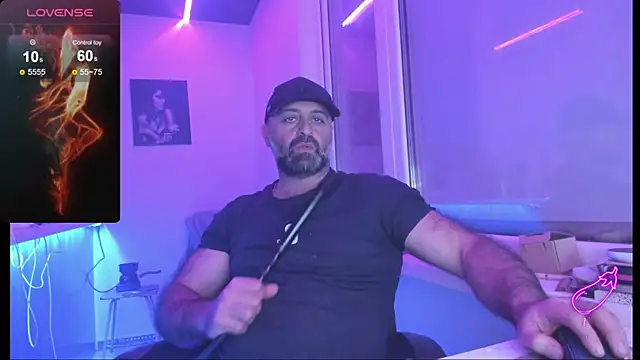 Snapshot of MAGABEAR077 chatting on 11.19.25 MAGABEAR077 online show from 11.19.25