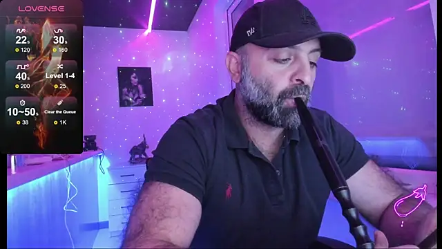 Snapshot of MAGABEAR077 chatting on 11.23.25 MAGABEAR077 online show from 11.23.25