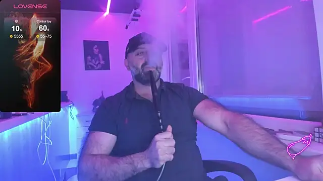 Snapshot of MAGABEAR077 chatting on 11.26.25 MAGABEAR077 online show from 11.26.25