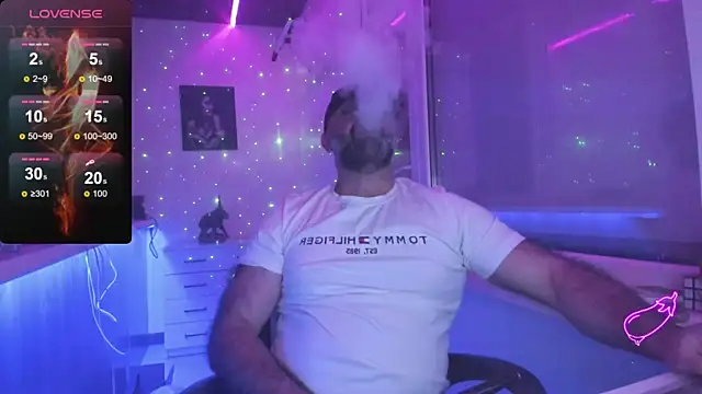 Snapshot of MAGABEAR077 chatting on 11.28.25 MAGABEAR077 online show from 11.28.25