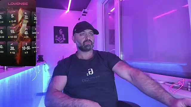 Snapshot of MAGABEAR077 chatting on 11.29.25 MAGABEAR077 online show from 11.29.25