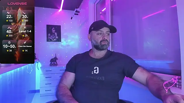 Snapshot of MAGABEAR077 chatting on 11.29.25 MAGABEAR077 online show from 11.29.25