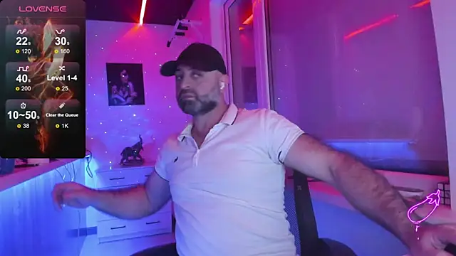 Snapshot of MAGABEAR077 chatting on 12.05.25 MAGABEAR077 online show from 12.05.25