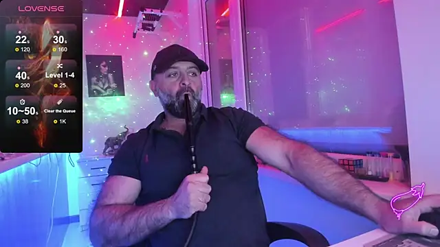 Snapshot of MAGABEAR077 chatting on 12.14.25 MAGABEAR077 online show from 12.14.25