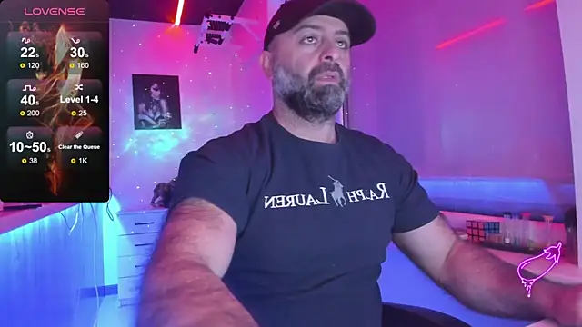 Snapshot of MAGABEAR077 chatting on 12.16.25 MAGABEAR077 online show from 12.16.25