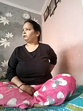 Snapshot of Kavya_kapoor chatting on 02.25.25 Kavya kapoor online show from 02.25.25