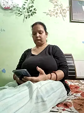 Snapshot of Kavya_kapoor chatting on 02.26.25 Kavya kapoor online show from 02.26.25