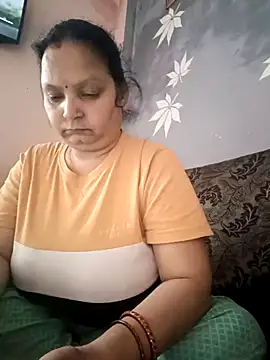 Snapshot of Kavya_kapoor chatting on 03.04.25 Kavya kapoor online show from 03.04.25