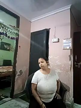 Snapshot of Kavya_kapoor chatting on 03.08.25 Kavya kapoor online show from 03.08.25