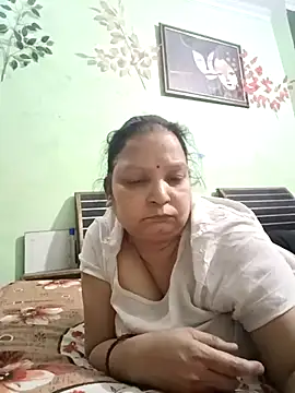 Snapshot of Kavya_kapoor chatting on 03.08.25 Kavya kapoor online show from 03.08.25