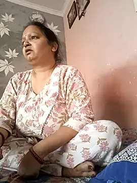 Snapshot of Kavya_kapoor chatting on 03.11.25 Kavya kapoor online show from 03.11.25