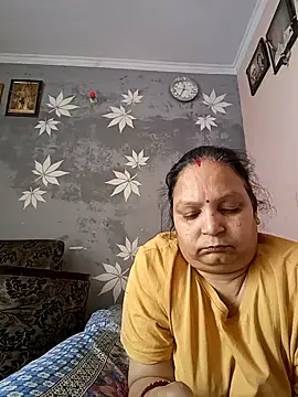 Snapshot of Kavya_kapoor chatting on 03.11.25 Kavya kapoor online show from 03.11.25