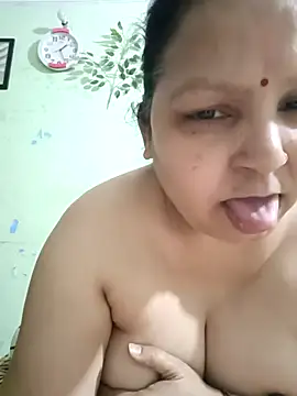 Snapshot of Kavya_kapoor chatting on 03.12.25 Kavya kapoor online show from 03.12.25