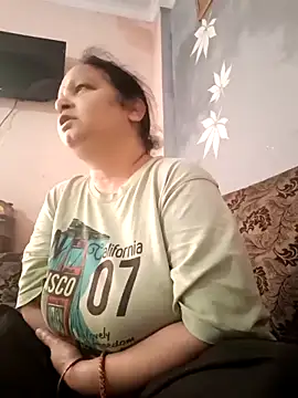 Snapshot of Kavya_kapoor chatting on 03.16.25 Kavya kapoor online show from 03.16.25