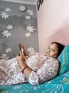 Snapshot of Kavya_kapoor chatting on 03.16.25 Kavya kapoor online show from 03.16.25