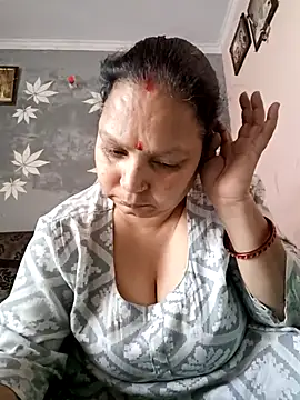 Snapshot of Kavya_kapoor chatting on 03.18.25 Kavya kapoor online show from 03.18.25