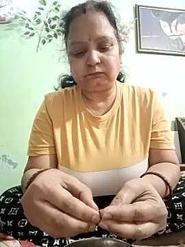 Snapshot of Kavya_kapoor chatting on 03.20.25 Kavya kapoor online show from 03.20.25