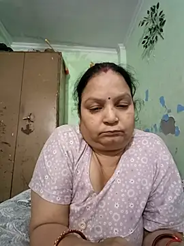 Snapshot of Kavya_kapoor chatting on 09.10.25 Kavya kapoor online show from 09.10.25