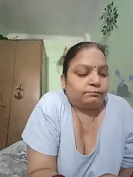 Snapshot of Kavya_kapoor chatting on 10.03.25 Kavya kapoor online show from 10.03.25