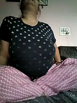 Snapshot of Kavya_kapoor chatting on 10.07.25 Kavya kapoor online show from 10.07.25