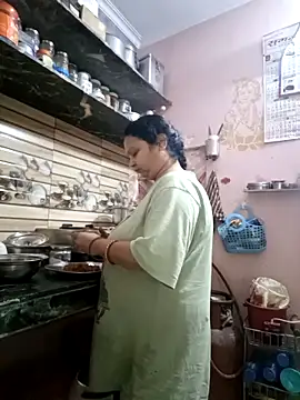 Snapshot of Kavya_kapoor chatting on 10.09.25 Kavya kapoor online show from 10.09.25