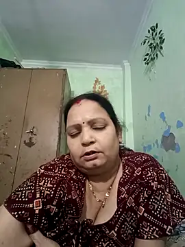 Snapshot of Kavya_kapoor chatting on 10.10.25 Kavya kapoor online show from 10.10.25