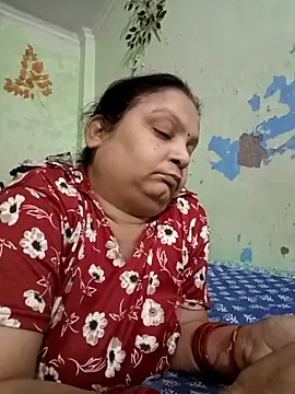 Snapshot of Kavya_kapoor chatting on 10.24.25 Kavya kapoor online show from 10.24.25