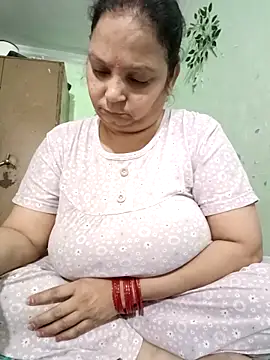 Snapshot of Kavya_kapoor chatting on 10.26.25 Kavya kapoor online show from 10.26.25